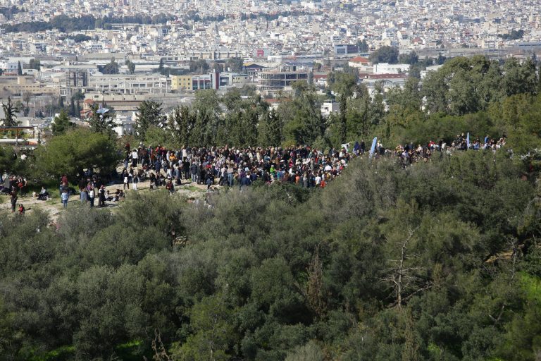 Συμπλοκή στου Φιλοπάππου – Δύο ελαφρά τραυματίες