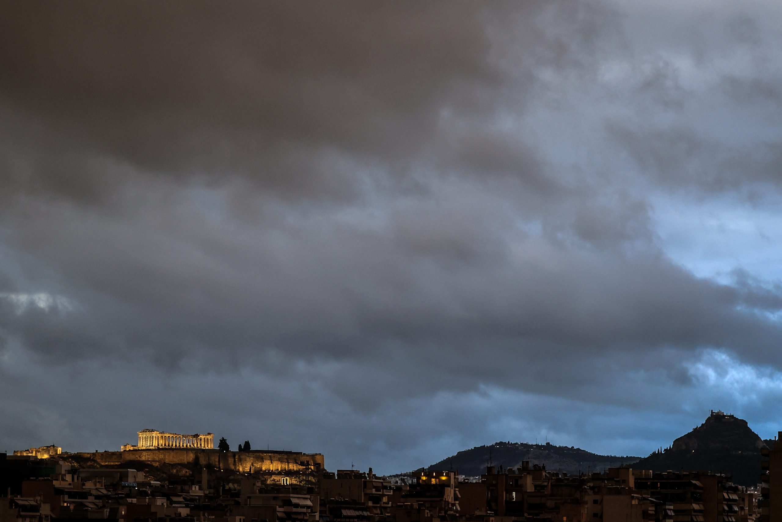 Καιρός: Υποχωρεί η κακοκαιρία, αλλά επιμένουν τα φαινόμενα σε νότια και Αιγαίο  – Πρόγνωση από την Α. Τυράσκη