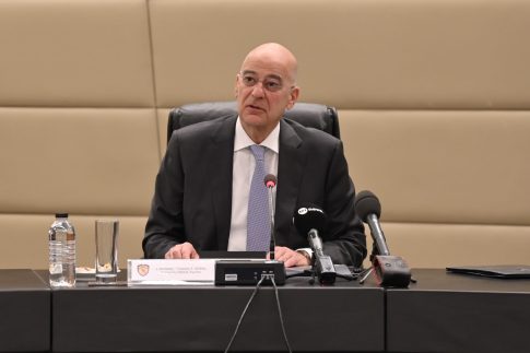 Γουίτκοφ και Κούσνερ μεταβαίνουν σήμερα στο Πακιστάν για συνομιλίες με τον Αραγτσί