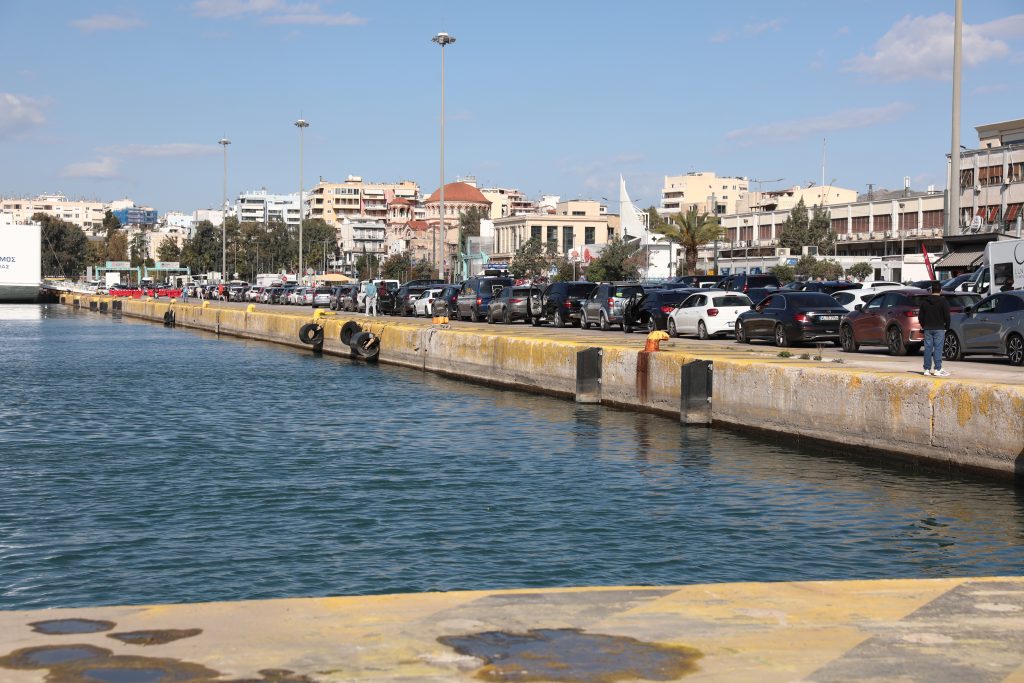 Μεγάλη έξοδος του Πάσχα: Πληρότητες 100% σε πλοία και ΚΤΕΛ – Αυξημένη κίνηση σε λιμάνια, σημειωτόν τα οχήματα στα διόδια