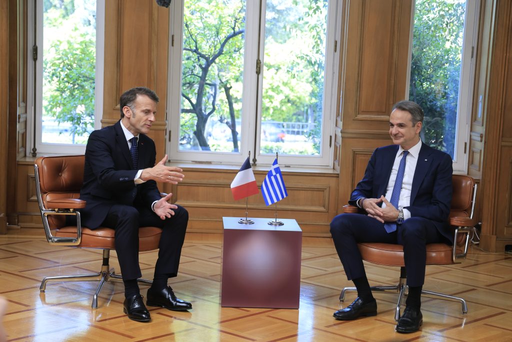 Live: Συνάντηση Μητσοτάκη – Μακρόν στο Μαξίμου και υπογραφή στρατηγικής συμφωνίας