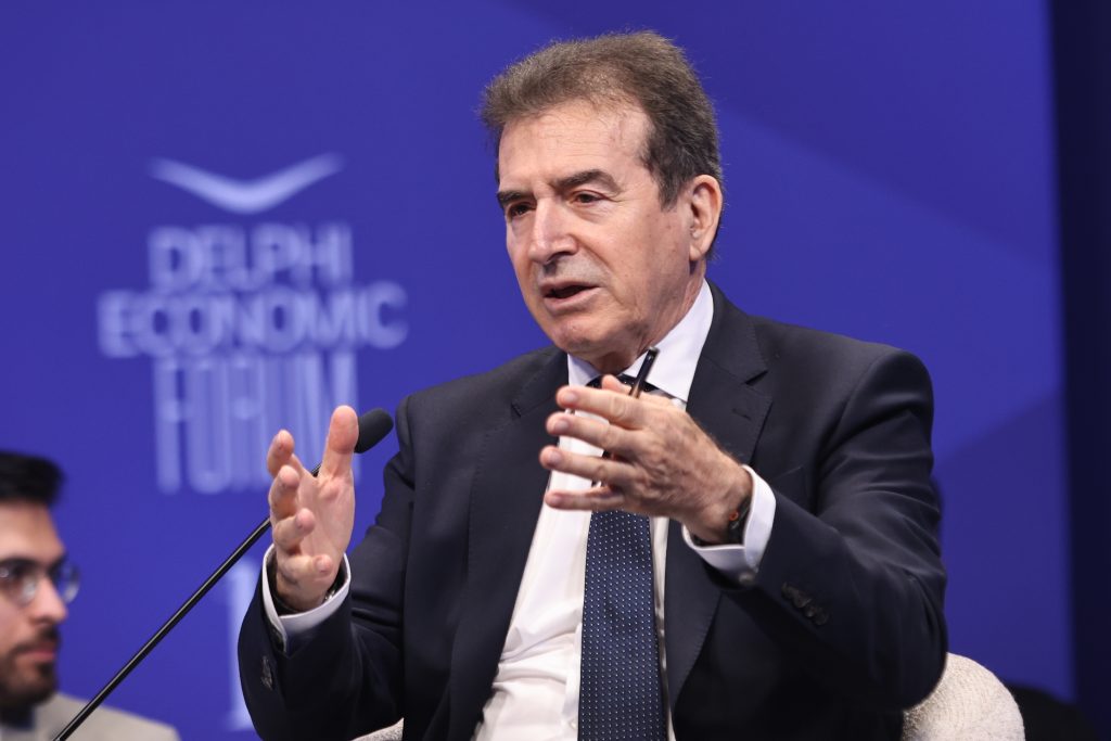 Χρυσοχοΐδης από το Φόρουμ Δελφών: Ενδοοικογενειακή και έμφυλη βία, εκφοβισμός και οργανωμένο έγκλημα στο επίκεντρο των προτεραιοτήτων της Ελληνικής Αστυνομίας