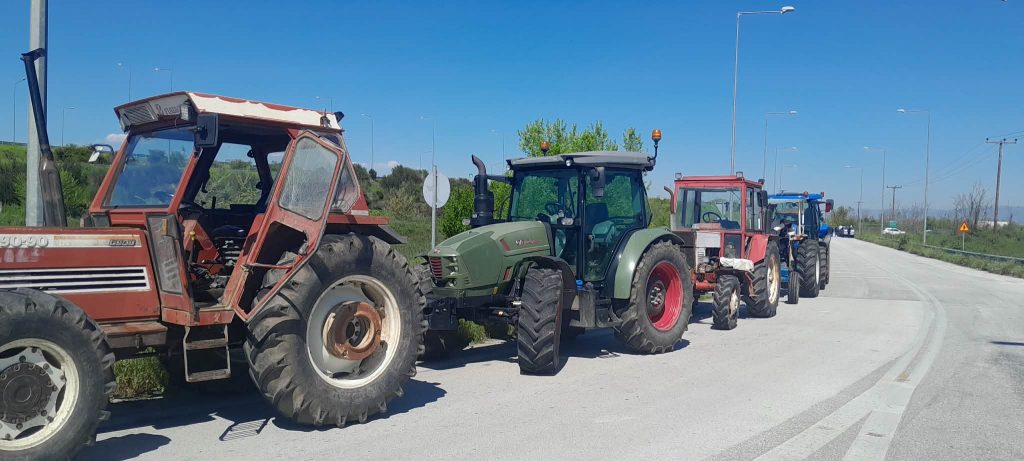 Νέα αγροτική κινητοποίηση στον Ε65 από παραγωγούς της Καρδίτσας