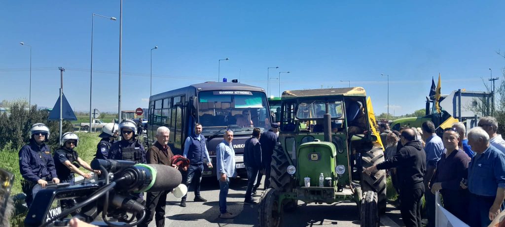 Νέα αγροτική κινητοποίηση στον Ε65 από παραγωγούς της Καρδίτσας