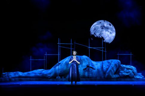 Στο νοσοκομείο σε κρίσιμη κατάσταση μετά από λιποθυμικό επεισόδιο ο Γιώργος Μυλωνάκης – Σε λίγο το ιατρικό ανακοινωθέν, επιτόπου ο Πρωθυπουργός