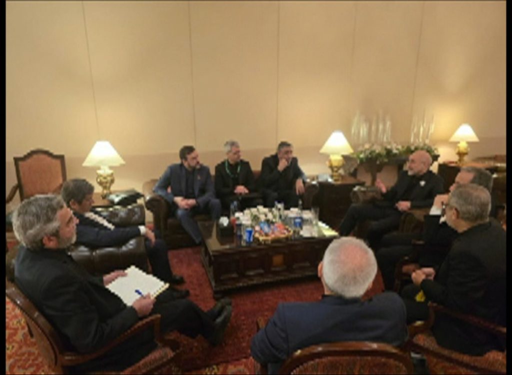 ΗΠΑ και Ιράν σε έμμεσες συνομιλίες στο Πακιστάν παρά τις διαφωνίες