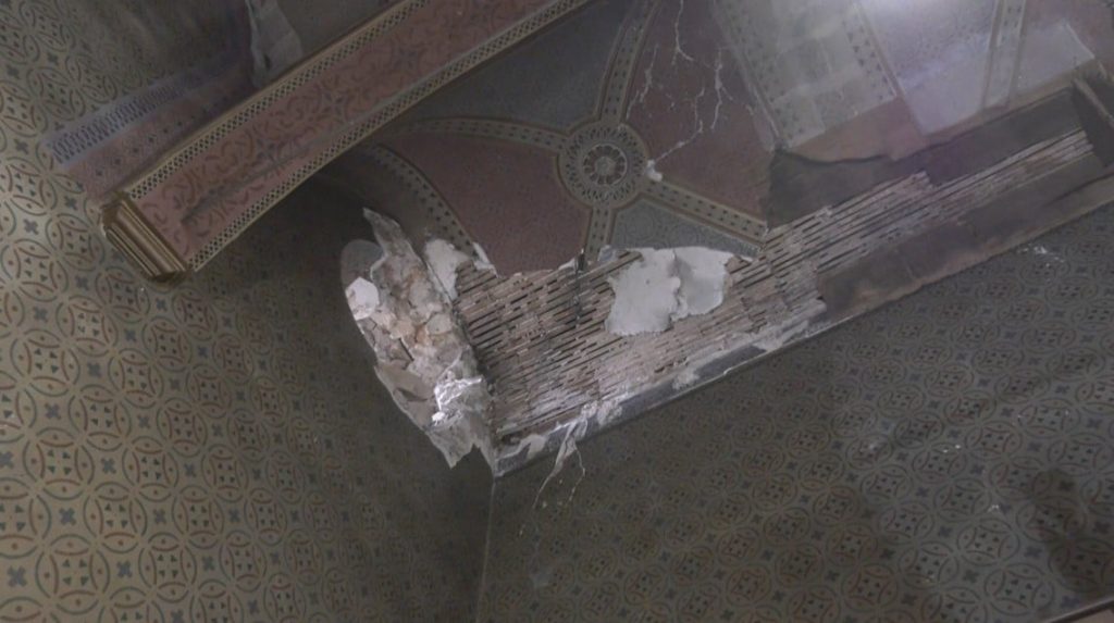 Μυτιλήνη: Φθορές στην εκκλησία του Άνω Χάλικα από δέντρο που έπεσε στη σκεπή