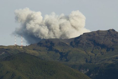 Live: «Όποιο ιρανικό πλοίο πλησιάσει τα Στενά του Ορμούζ, θα καταστραφεί» λέει ο Τραμπ – Σε ισχύ ο ναυτικός αποκλεισμός των ΗΠΑ