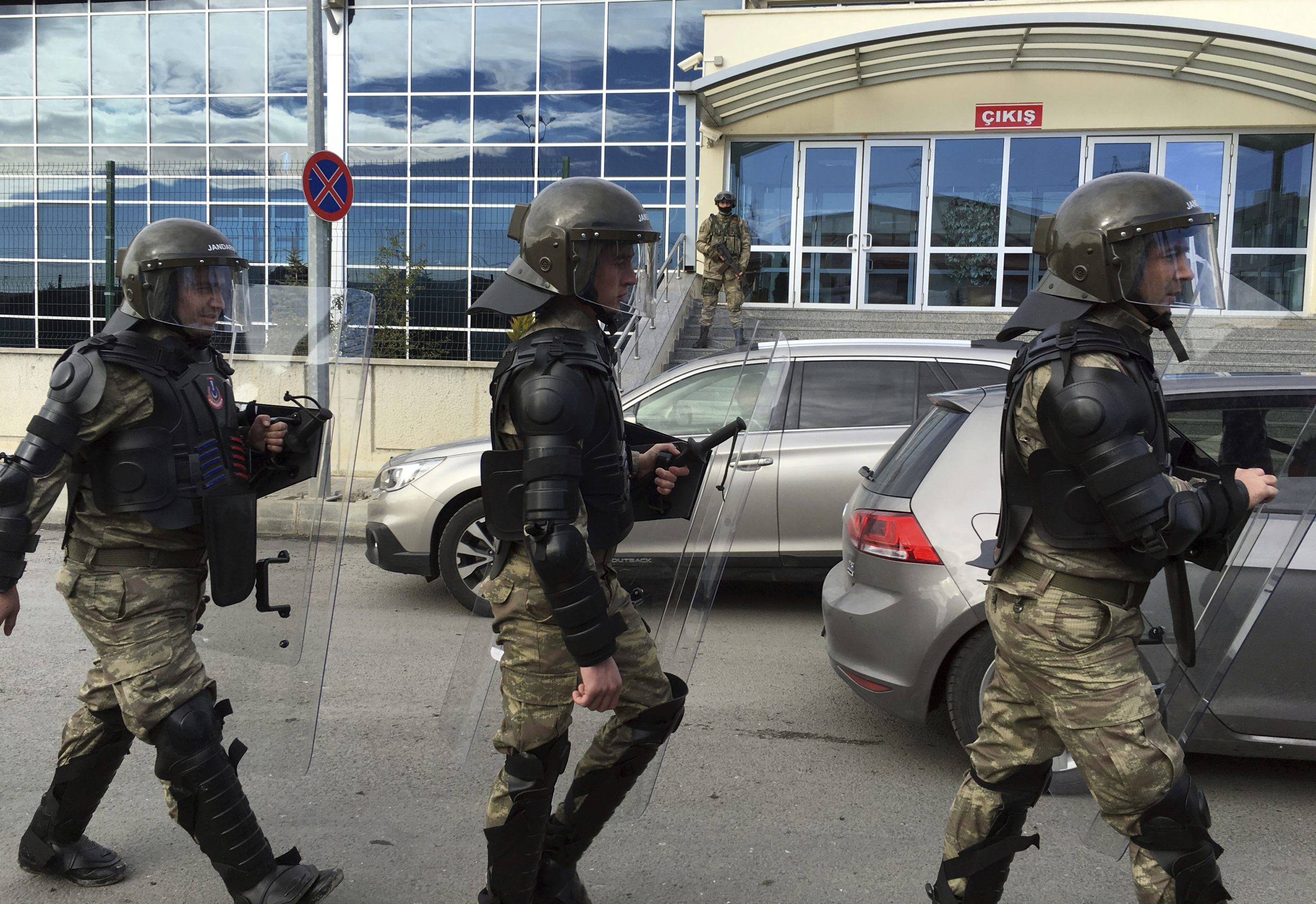 Πυροβολισμοί κοντά στο προξενείο του Ισραήλ στην Κωνσταντινούπολη – Πληροφορίες για τρεις νεκρούς