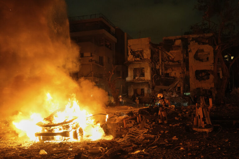 Ο ισραηλινός στρατός ανακοίνωσε νέο «κύμα» αεροπορικών επιδρομών στο Ιράν