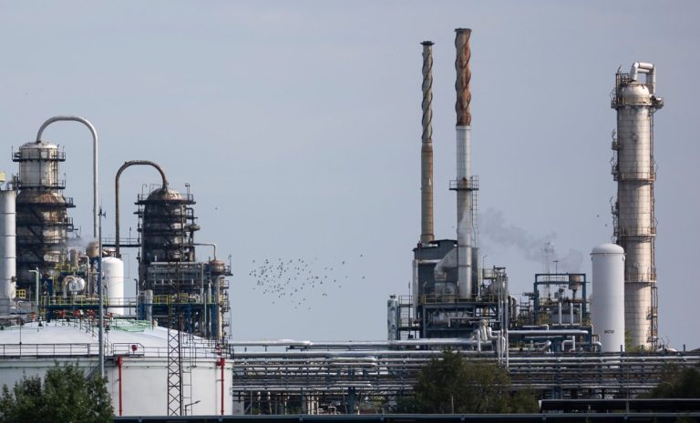 Οι ΗΠΑ παρατείνουν την αναστολή κυρώσεων στο ρωσικό πετρέλαιο