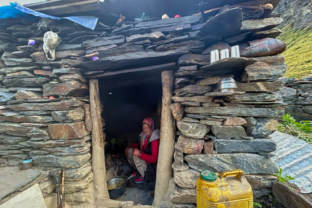 Ινδία: Αντί πιστοποιητικού, ένας άντρας έφερε τη σορό της αδερφής του σε τράπεζα για να αποδείξει το θάνατό της