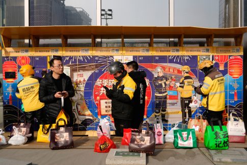 Κουτσούμπας από τη Λέσβο: «Οι στρατιωτικοί έχουν ορκιστεί να υπερασπιστούν την πατρίδα και όχι να συμμετέχουν σε πολέμους κατά άλλων λαών