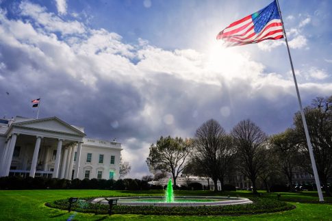 Live: Απόψε θα συμβεί, επιβεβαιώνει ο Τραμπ για μια άνευ προηγουμένου επίθεση στο Ιράν – Η Τεχεράνη διακόπτει κάθε διπλωματική σχέση με τις ΗΠΑ