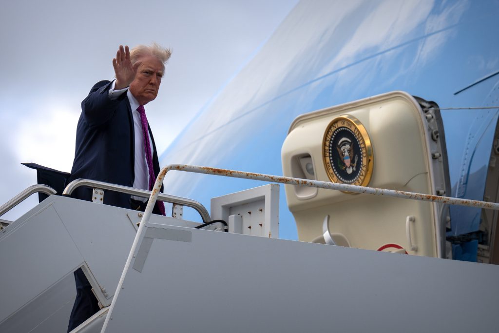 Axios: Ο Τραμπ μπορεί να αναβάλει το τελεσίγραφο στο Ιράν αν δει ότι πλησιάζει συμφωνία