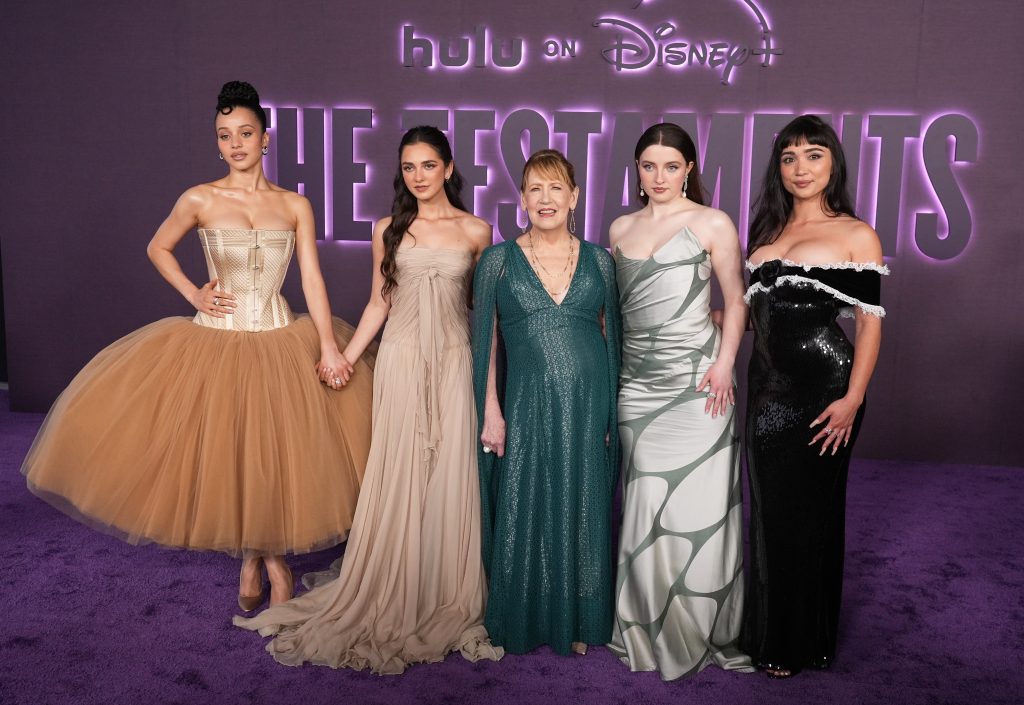 Η χρονιά της Chase Infiniti και η νέα της σειρά “The Testaments”