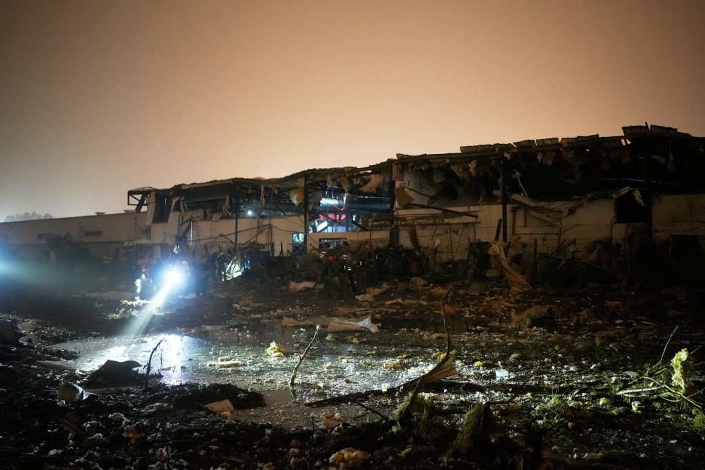 Ταυτόχρονη επίθεση από Ιράν, Χεζμπολάχ και Χούθι στο Ισραήλ – Πέντε τραυματίες, καταστροφές στην Πετάχ Τίκβα