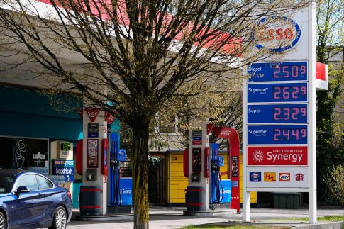 Live – Τραμπ: «Όποιο ιρανικό πλοίο πλησιάσει τα Στενά του Ορμούζ θα καταστραφεί» – Προαναγγέλλει την Κούβα ως επόμενο στόχο