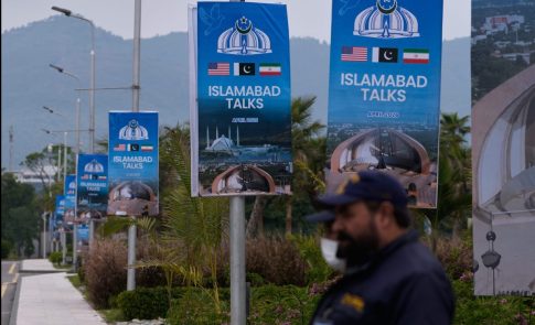 Άγιος Φως – Στα Ιεροσόλυμα η ελληνική αποστολή – Λοβέρδος: Αισιοδοξία ότι όλα θα εξελιχθούν ομαλά, τι ώρα αναμένεται στο Ελ. Βενιζέλος