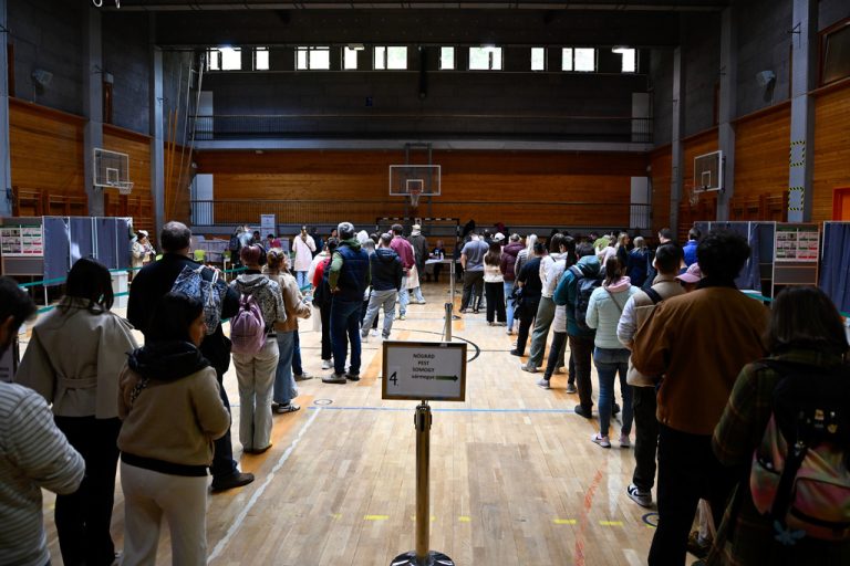 Ουγγαρία: Συμμετοχή – ρεκόρ στις πιο κρίσιμες εκλογές της χρονιάς στην Ευρώπη