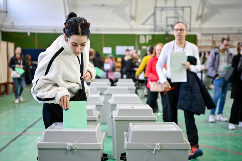 Το άνοιγμα των Στενών του Ορμούζ δεν αρκεί για να λύσει άμεσα το πρόβλημα της επαρκούς τροφοδότησης των αγορών