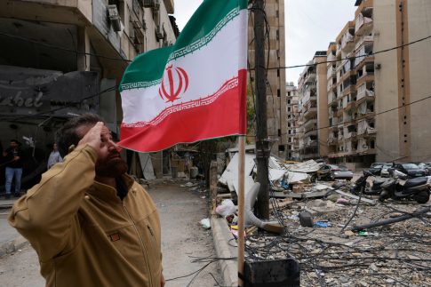 «Βούλιαξε» η κεντρική πλατεία για το 12<sup>ο</sup> Καλαματιανό Καρναβάλι (βίντεο & φωτογραφίες)