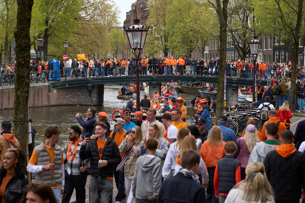 Πώς μπορούμε να σώσουμε τις ευρωπαϊκές πόλεις από τα «τσουνάμι τουριστών»