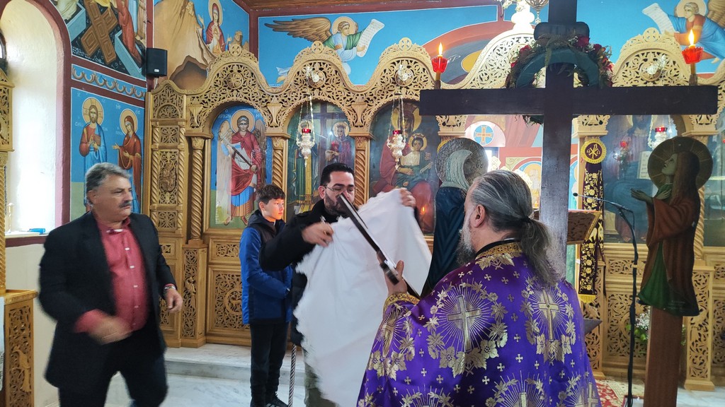 apokathilosi-2-1 Μεγάλη Παρασκευή: Με κατάνυξη η Αποκαθήλωση στον Πολύανθο Ροδόπης