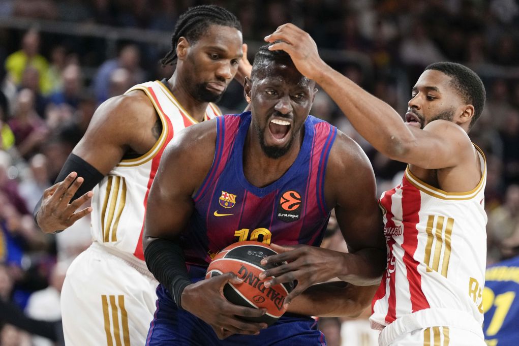 Euroleague: Πρόκριση και στο βάθος… Ολυμπιακός για τη Μπαρτσελόνα, 80-72 τον Ερυθρό Αστέρα για τα Play In  ​