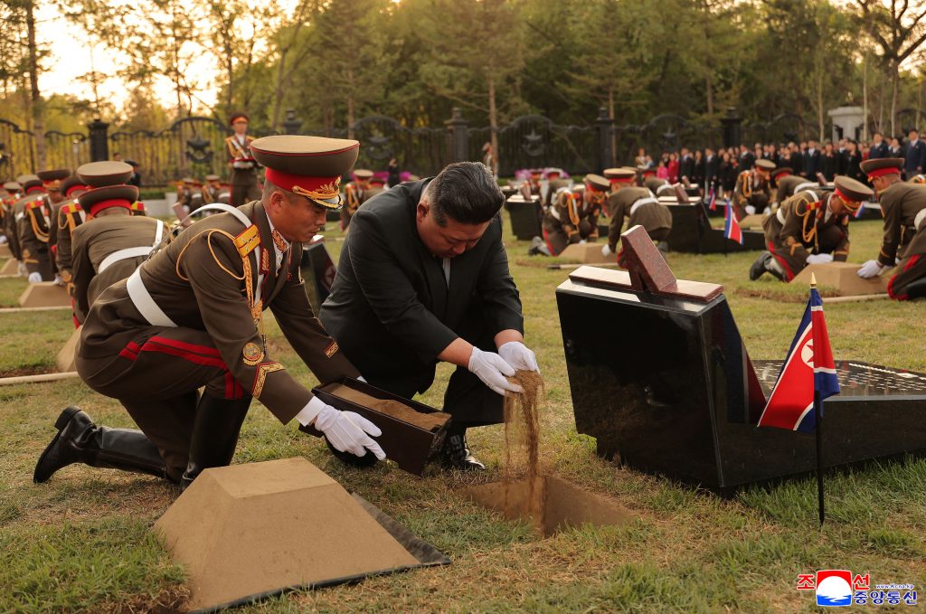 Η Βόρεια Κορέα εγκαινίασε μουσείο για τους πεσόντες στρατιώτες στον πόλεμο Ρωσίας – Ουκρανίας