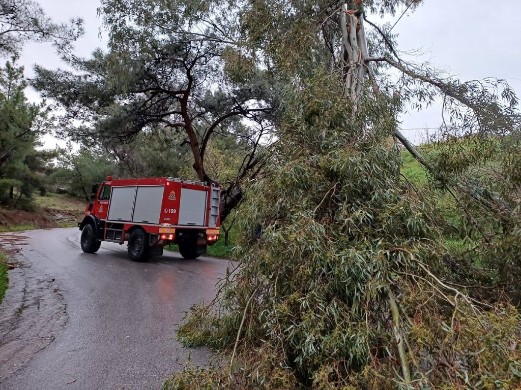 Χίος: Το λιμανάκι του Εμπορειού κτύπησε η κακοκαιρία Erminio
