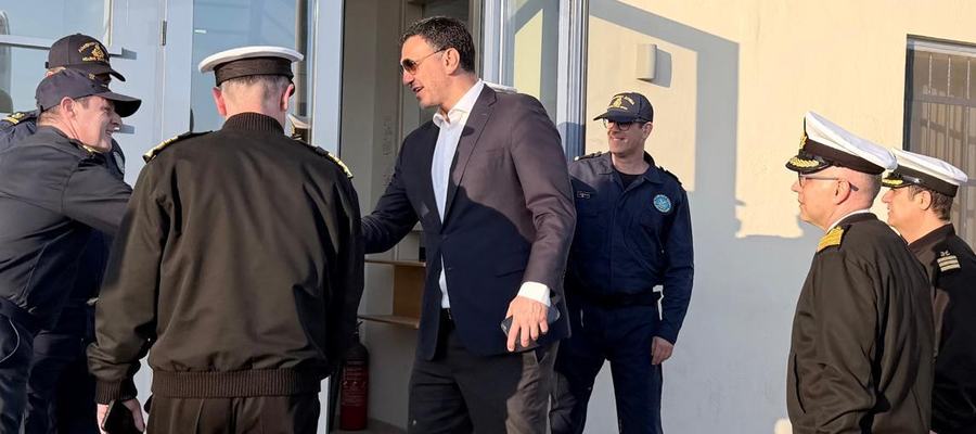 Κικίλιας από τα Χανιά: Ενίσχυση του Λ.Σ. στην Κρήτη με επιπλέον εναέρια μέσα, Heron drones και νέα στελέχη