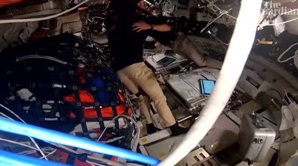 Artemis II: Η πρώτη φωτογραφία από την αθέατη πλευρά της Σελήνης με φόντο τη Γη και τα 5 ορόσημα της αποστολής