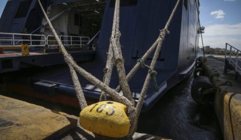 Θεσσαλονίκη: Στήθηκε γιγαντοοθόνη στην πλατεία Ναυαρίνου για τον ευρωπαϊκό τελικό του ΠΑΟΚ