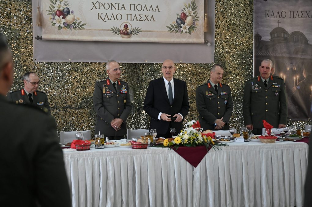 Ν. Δένδιας από τον Έβρο: Μεγάλη μου χαρά και μεγάλη μου τιμή που είχαμε την ευκαιρία να ανταλλάξουμε ευχές με τους Ακρίτες μας