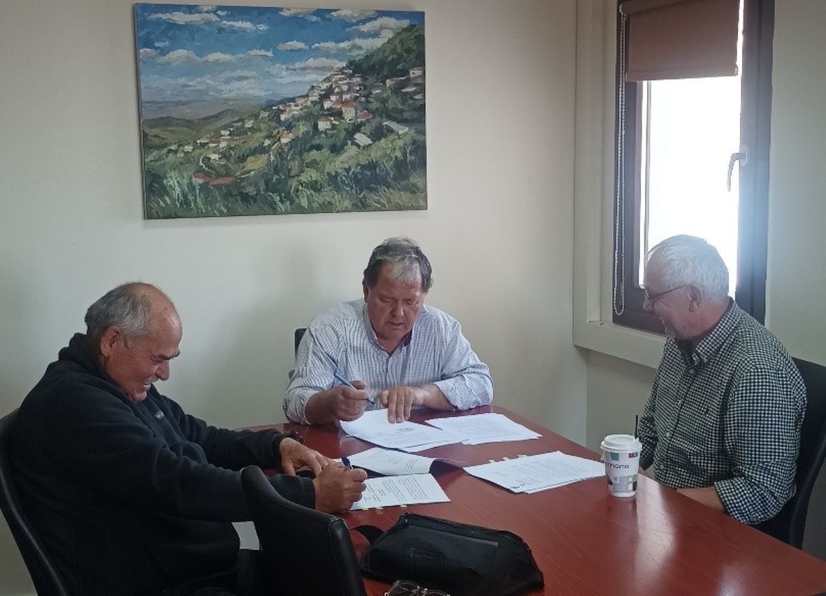 Υπογραφή σύμβασης για νέα έργα αποκατάστασης ζημιών στο Μορφοβούνι του Δήμου Λίμνης Πλαστήρα