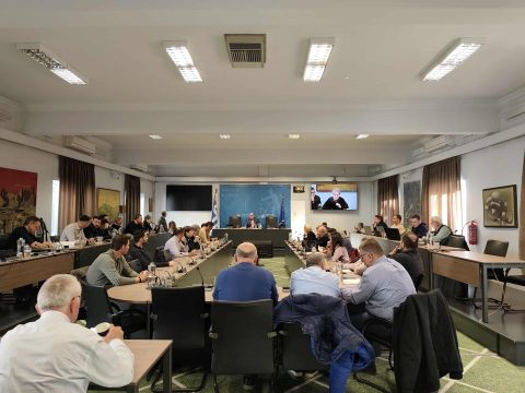 Χανιά: Στο Νοσοκομείο οδηγός ηλεκτρικού λεωφορείου μετά από επίθεση κουκουλοφόρου