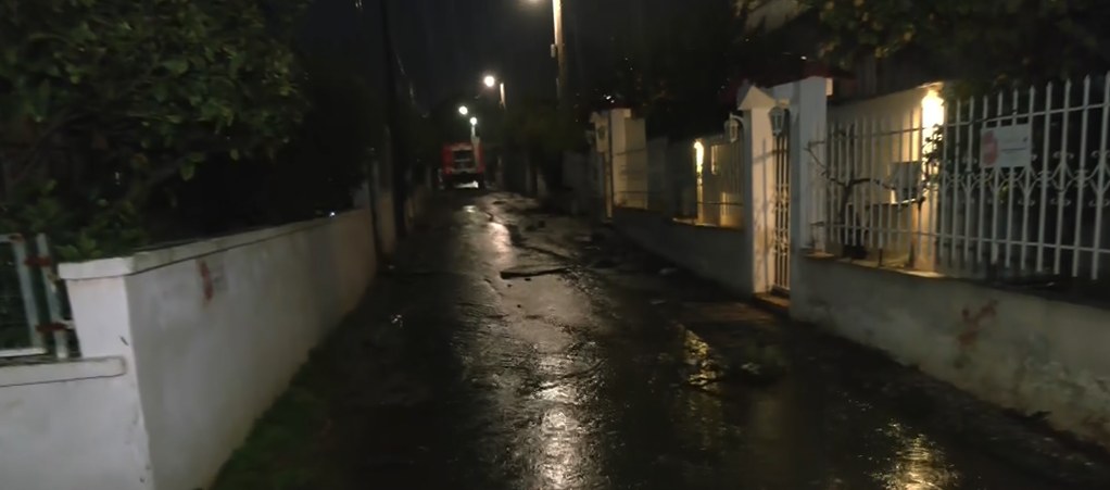 Κακοκαιρία Erminio: Νεκρός άνδρας στη Νέα Μάκρη – Πλημμύρες και ζημιές σε ανατολική Αττική, Πόρο, Ρόδο, Σίκινο