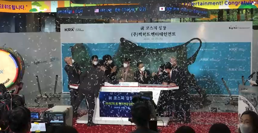 Νότια Κορέα: Η αστυνομία εξέδωσε ένταλμα για τη σύλληψη του «ισχυρού άνδρα» της K-pop πίσω από τους BTS