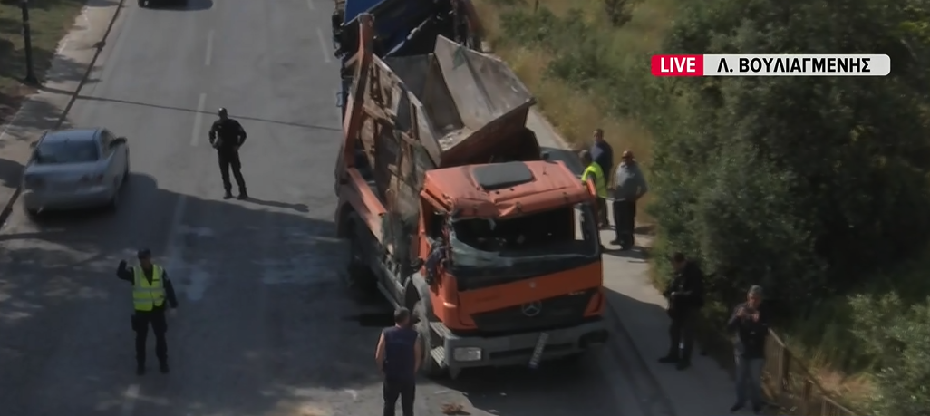 eikona-83 Ανατροπή φορτηγού στη λεωφόρο Βουλιαγμένης – Ένας τραυματίας και ουρές χιλιομέτρων