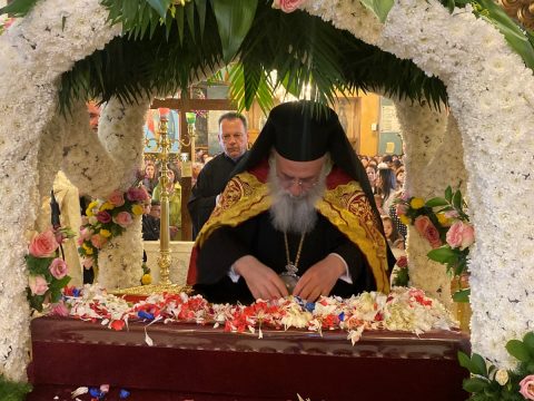 Μεγάλη Παρασκευή: Με κατάνυξη η Αποκαθήλωση στον Πολύανθο Ροδόπης