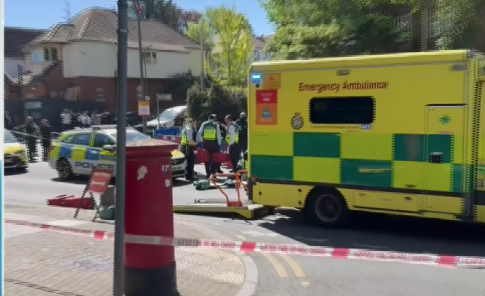 Αντιμέτωπος με τρία κακουργήματα ο 89χρονος για τις επιθέσεις σε ΕΦΚΑ και Πρωτοδικείο – Προθεσμία να απολογηθεί αύριο