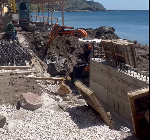 Δυτική Λέσβος: Ξεκίνησαν οι εργασίες αποκατάστασης στον παραλιακό Σκάλας Ερεσού