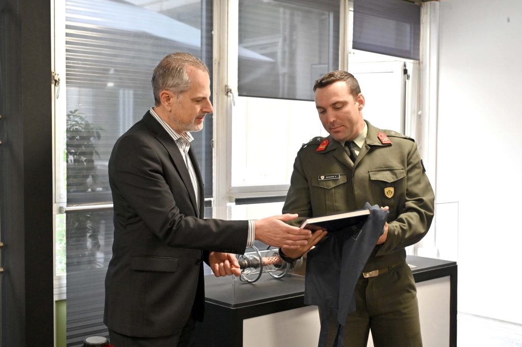 Τελειόφοιτοι της Στρατιωτικής Σχολής Ευελπίδων επισκέφθηκαν την ΕΡΤ