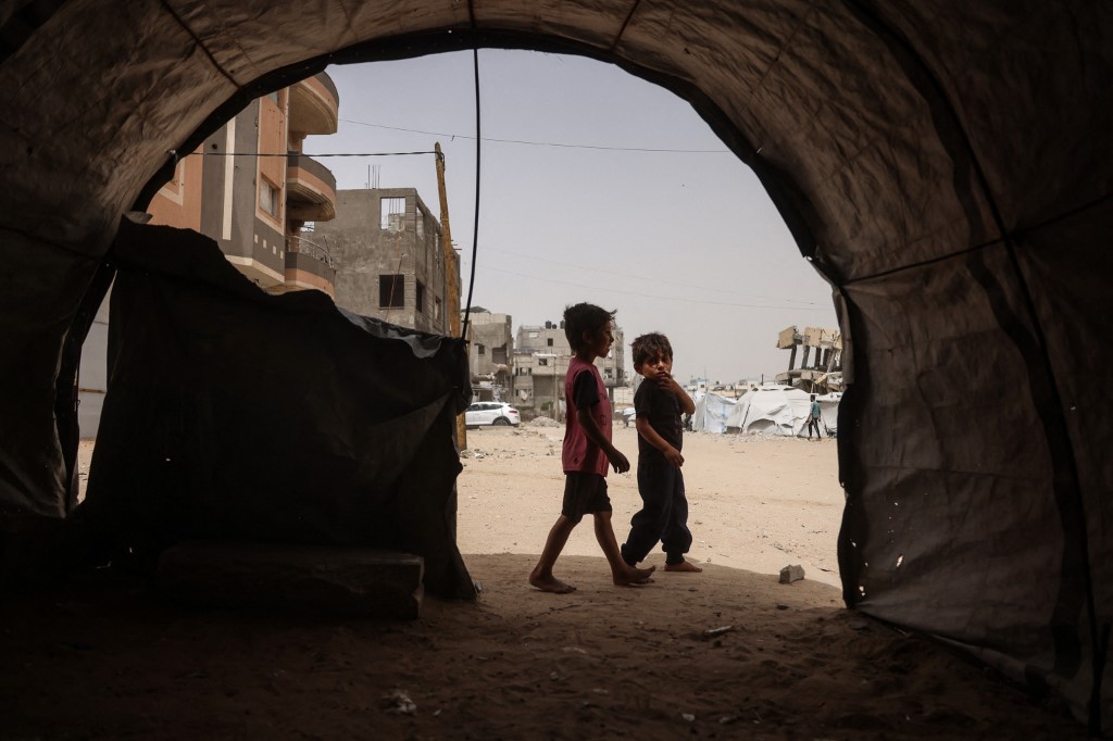 Άθλιες οι συνθήκες διαβίωσης των εκτοπισμένων στη Γάζα: Aρουραίοι, ψύλλοι, έλλειψη νερού και ανύπαρκτη υγιεινή στους καταυλισμούς