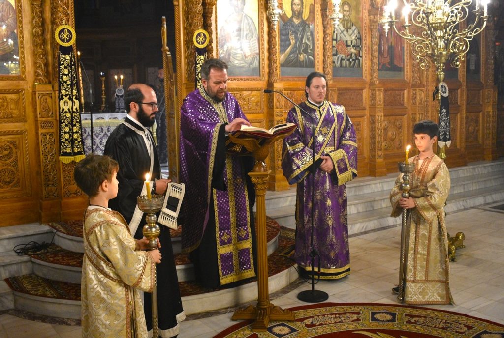 Κομοτηνή: Η κατανυκτική Ακολουθία των Αγίων Παθών υπό τον Μητροπολίτη Μαρωνείας κ.κ. Παντελεήμονα