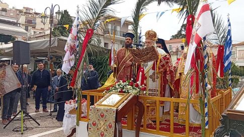 Αποκλεισμένο το λιμάνι της Μυτιλήνης από κτηνοτρόφους – Εκτός πλοίου 700 επιβάτες