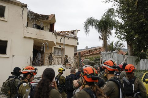 Δεσμός: Το ελληνικό λογοτεχνικό στέκι στο Παρίσι που συνεχίζει το έργο του 40+χρόνια
