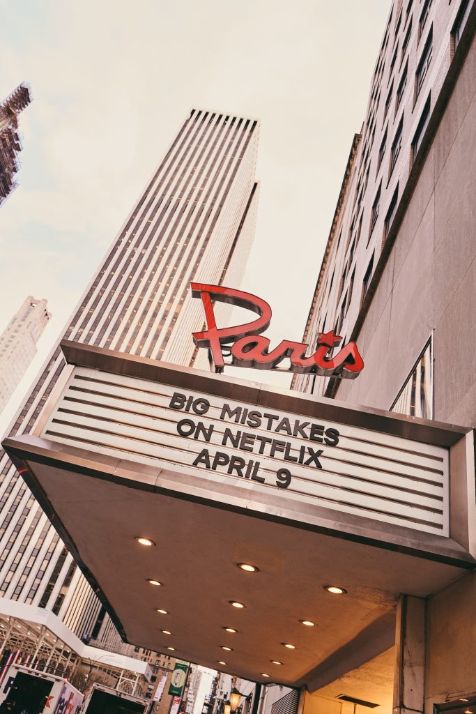 Big Mistakes: Χωρίς σημαντικά λάθη, μια κωμωδία που Συναντά το Έγκλημα