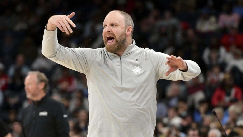 Νέος προπονητής των Μιλγουόκι Μπακς ο Τζένκινς